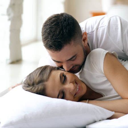 15 pozitii sexuale de incercat in acest weekend .